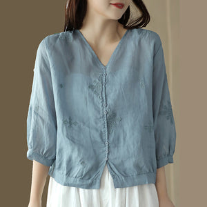 Áo sơ mi linen tay lửng cổ V thêu hoa văn retro - NU9770