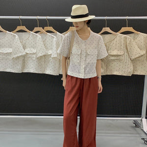 Áo sơ mi linen ngắn tay cổ tròn hai túi vuông chấm bi - A838