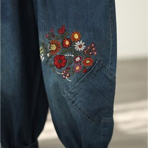Bộ đồ denim gồm áo sơ mi ngắn tay và quần baggy lửng thêu hoa lá - B022