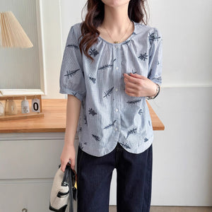 Áo sơ mi linen ngắn tay cổ tròn xếp ly thêu những chiếc lá - A877