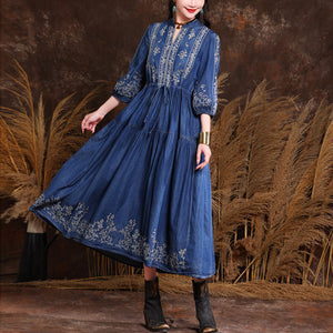 Đầm liền denim tay lửng cổ tròn thêu hoa lá retro eo thắt dây - NU9366