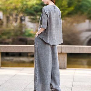 Bộ đồ linen gồm baggy ống rộng và áo T-shirt ngắn tay cổ tròn thêu đồng nhất - NU10409