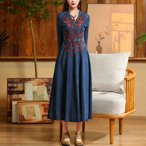 Đầm liền denim tay lửng cổ V khuy cài thêu hoa văn retro - NU9370