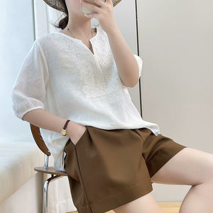 Áo sơ mi linen ngắn tay cổ V thêu hoa văn trừu tượng - NU10181