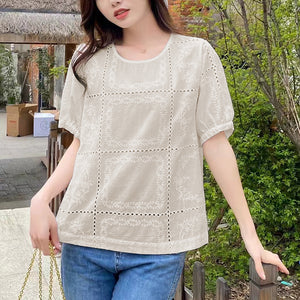 Áo T-shirt linen ngắn tay cổ tròn thêu hoa văn ô vuông - NU10234