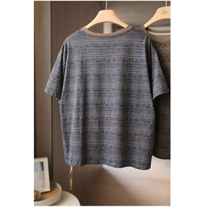 Áo T-shirt ngắn tay cổ tròn kẻ sọc hoa văn retro một túi nhỏ - NU8984