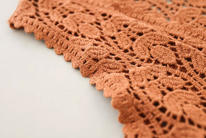 Áo khoác len cardigan sát nách cổ V đan những chiếc lá - NU9239