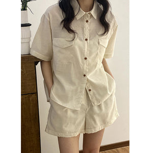Bộ đồ linen gồm quần sooc và áo sơ mi ngắn tay cổ đức hai túi vuông - NU8741