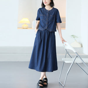 Bộ đồ denim gồm áo sơ mi ngắn tay cổ tròn hai túi vuông và chân váy - B002