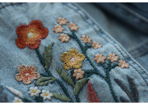 Quần baggy lửng denim lưng thun thêu hoa lá đối xứng - NU8884