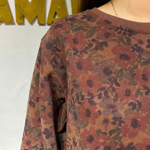 Áo T-shirt dài tay cổ tròn bo thun in hoa lá - A359