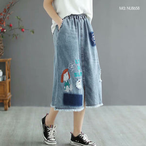 Chân váy denim lưng thun thêu cô bé xẻ tà - NU8658