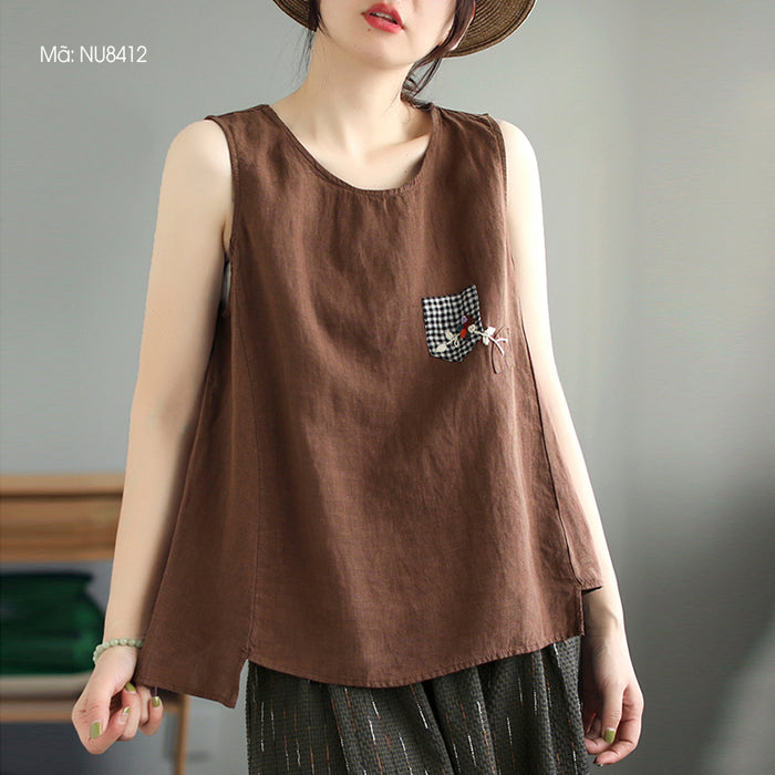 Áo T-shirt linen sát nách cổ tròn túi caro thêu hoa - NU8412