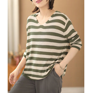 Áo T-shirt len dài tay cổ V kẻ sọc ngang - NU7677