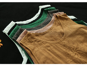 Áo T-shirt sát nách cổ tròn thêu hoa văn vòng xoáy - NU7448