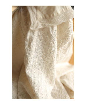 Áo sơ mi linen dài tay cổ tròn đính bèo thêu hoa lá hai chiều - NU6684