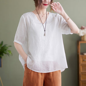 Áo T-shirt linen ngắn tay cổ V thêu hình học đối xứng - NU7330