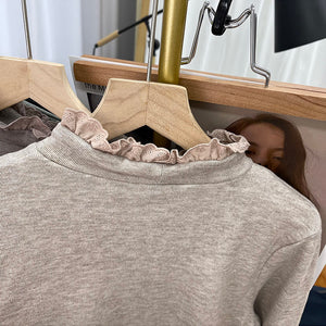 Áo T-shirt dài tay cổ lọ kiểu đính ren - NU8000