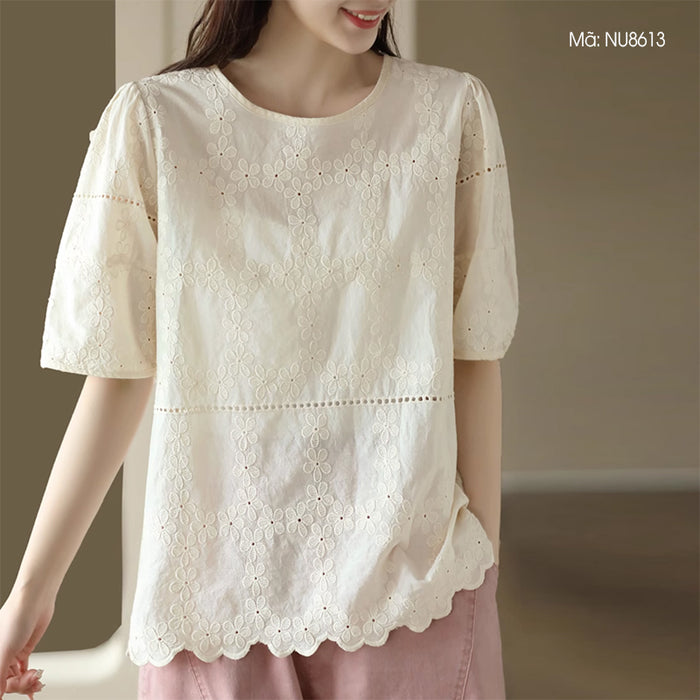 Áo T-shirt ngắn tay cổ tròn thêu những bông hoa - NU8613