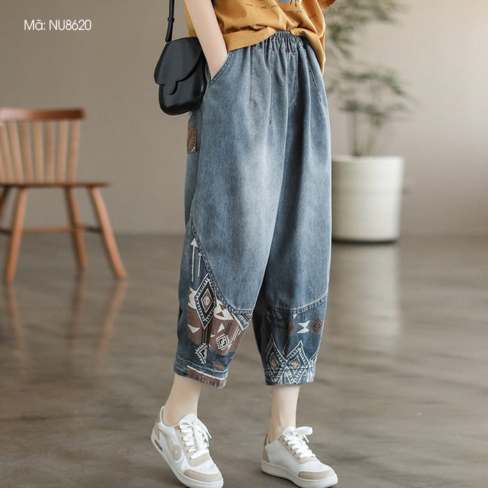 Quần baggy denim lưng thun in hoa văn retro hai túi chéo - NU8620