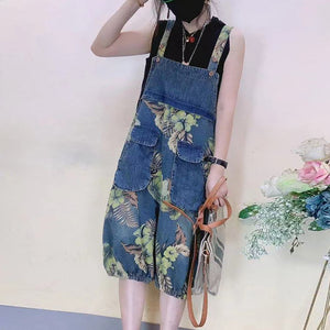 Quần baggy yếm denim retro in hoa lá hai túi hộp - NU7306