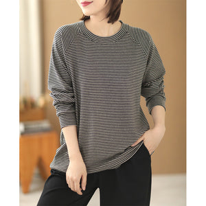 Áo T-shirt dài tay cổ tròn kẻ sọc nhỏ - NU7696