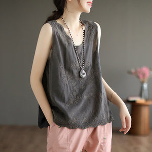 Áo T-shirt sát nách cổ tròn thêu hoa văn vòng xoáy - NU7448