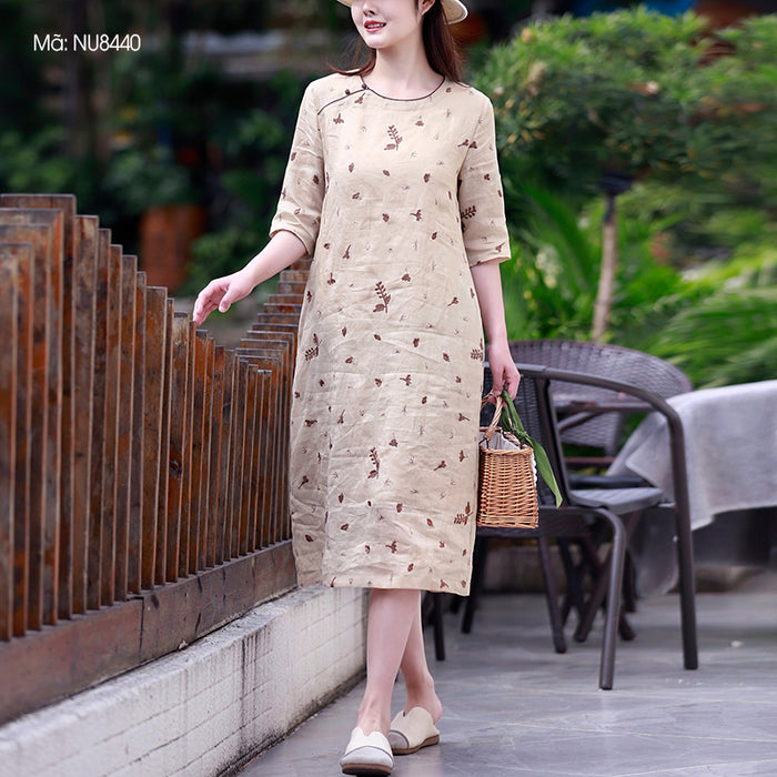 Đầm liền linen ngắn tay cổ tròn thêu hoa lá đơn sắc - NU8440