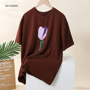 Áo T-shirt ngắn tay cổ tròn thêu hoa tulip - NU8447