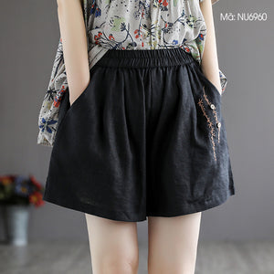 Quần sooc linen lưng thun thêu dây leo đính khuy - NU6959