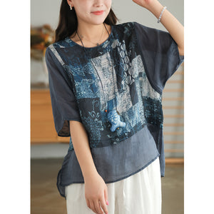 Áo T-shirt linen ngắn tay cổ tròn in hoa văn lệch tà - NU7122