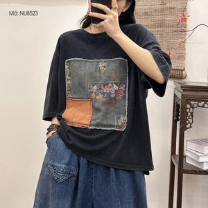 Áo T-shirt ngắn tay cổ tròn ô vuông in hoa văn - NU8522