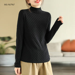 Áo T-shirt len cashmere dài tay cổ lọ kiểu ô vuông - NU7964