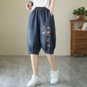 Quần baggy lửng denim lưng thun thêu bình cắm hoa - NU8563