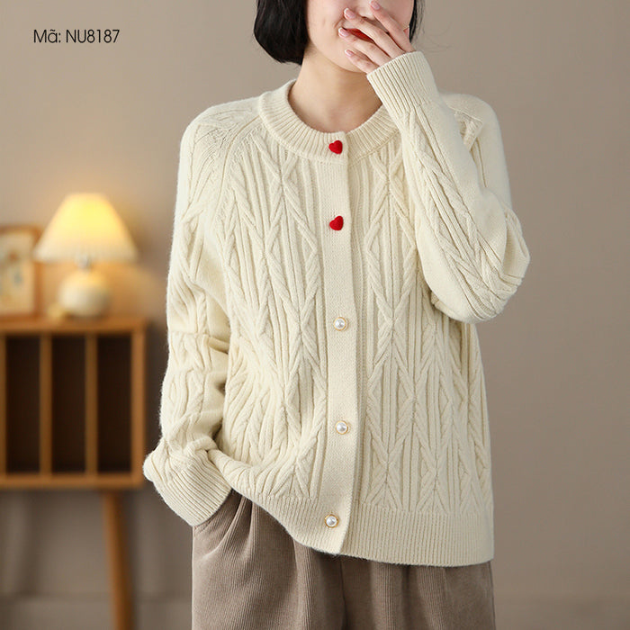 Áo len dài tay cổ tròn kiểu bện thừng khuy trái tim - NU8185