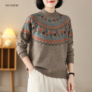 Áo len đan dài tay cổ lọ hoa văn retro trước ngực - NU8182