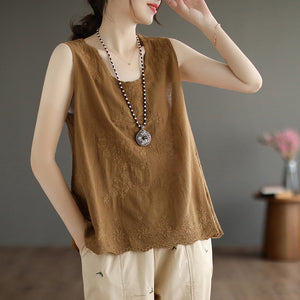 Áo T-shirt sát nách cổ tròn thêu hoa văn vòng xoáy - NU7448