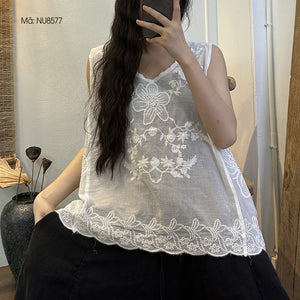 Áo T-shirt linen sát nách cổ tròn thêu hoa lá đơn sắc - NU8574