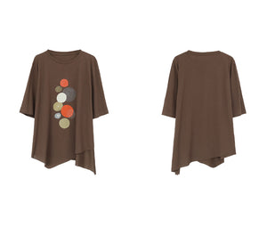 Áo T-shirt ngắn tay cổ tròn vạt chéo in những vòng tròn - NU7243