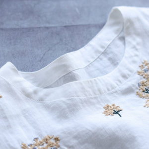 Áo sơ mi linen tay lửng cổ tròn thêu hoa vạt bo tròn - NU8411