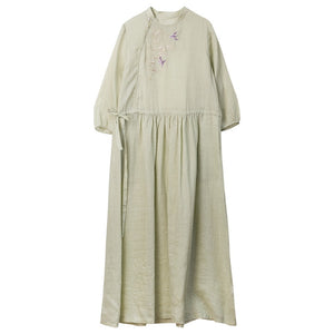 Đầm liền linen ngắn tay cổ đứng thêu chim én và nhành hoa - NU7574