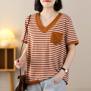 Áo T-shirt ngắn tay cổ V kẻ sọc một túi nhỏ - NU8535