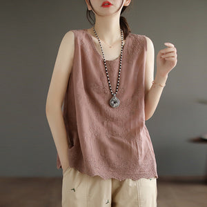 Áo T-shirt sát nách cổ tròn thêu hoa văn vòng xoáy - NU7448