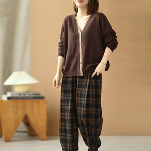 Áo len cổ V dệt kim dài tay phối màu khuy giữa - NU6062