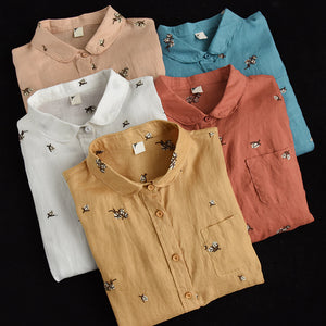 Áo sơ mi linen dài tay cổ pipi thêu hoa cafe - NU7482