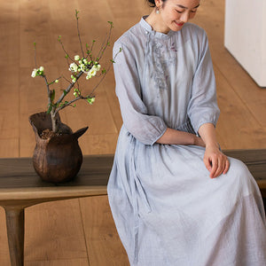Đầm liền linen ngắn tay cổ đứng thêu chim én và nhành hoa - NU7574