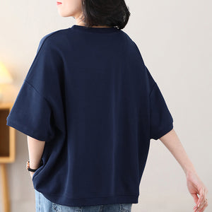 Áo T-shirt ngắn tay cổ tròn in cô bé có bím tóc - NU8428