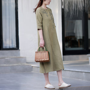 Đầm liền linen ngắn tay cổ tròn một khuy thêu hoa lá - NU8506