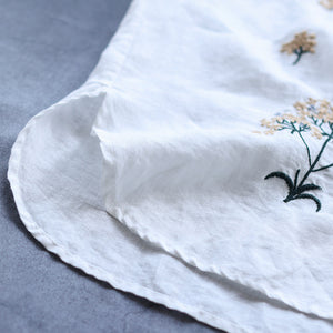 Áo sơ mi linen tay lửng cổ tròn thêu hoa vạt bo tròn - NU8411