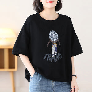 Áo T-shirt ngắn tay cổ tròn in cô bé có bím tóc - NU8428